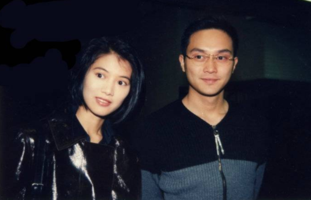 明明長了一張花心臉，婚後卻零緋聞的男明星，個個都把老婆寵上天