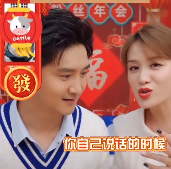 田亮晒照露出婴儿身体疑是三胎，女儿学费三十