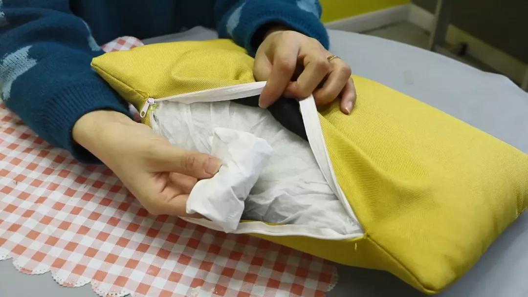 Don't throw away the melon husks you eat at home. Use them to grow