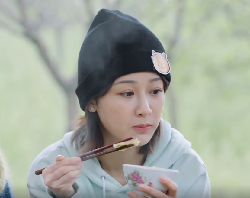 杨紫对《向5》有多重要？张艺兴状态起伏大，收费视频少赚上千万