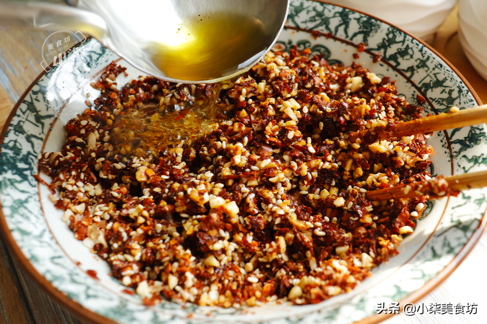 辣椒酱好吃有诀窍，多加这一步，辣椒油才香，为年夜饭做准备