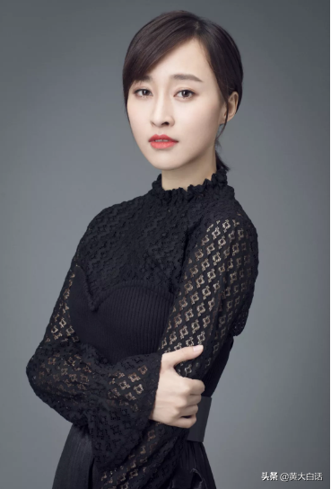 从《奇葩说》导演到千万粉丝博主，灰姑娘佩佩如何在抖音华丽转身