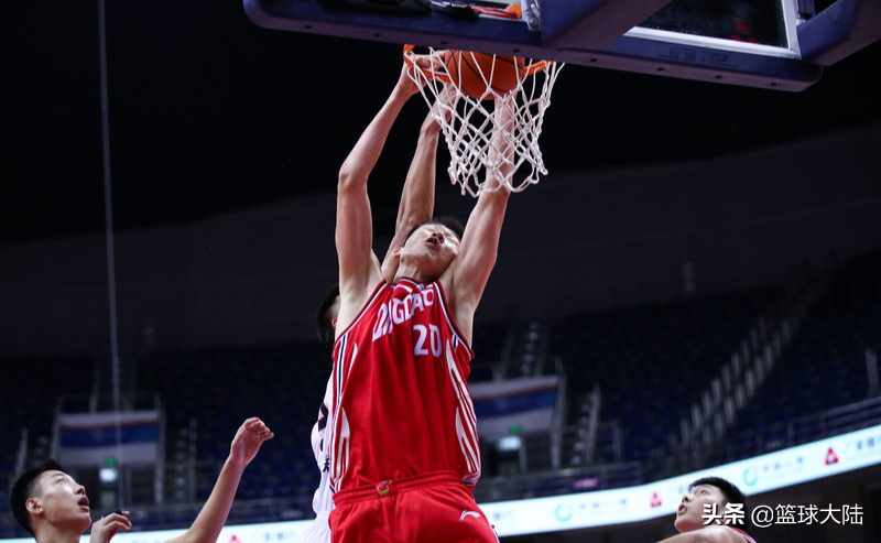 逐渐平庸！前广东宏远2米16高塔被名帅放弃，还