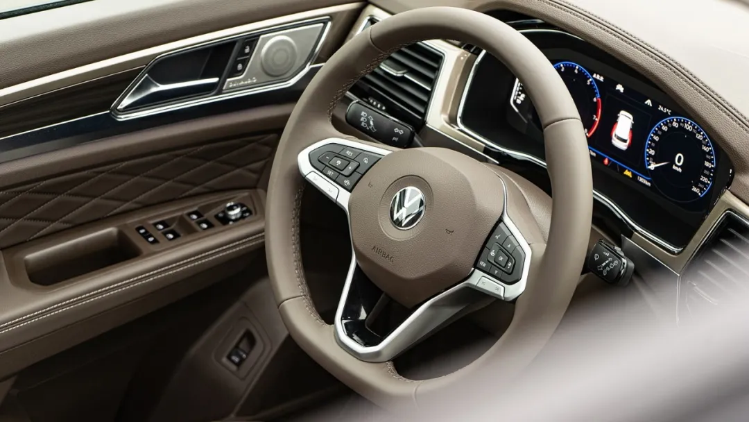 上汽大众进军“航空界”，造了一台「头等舱」