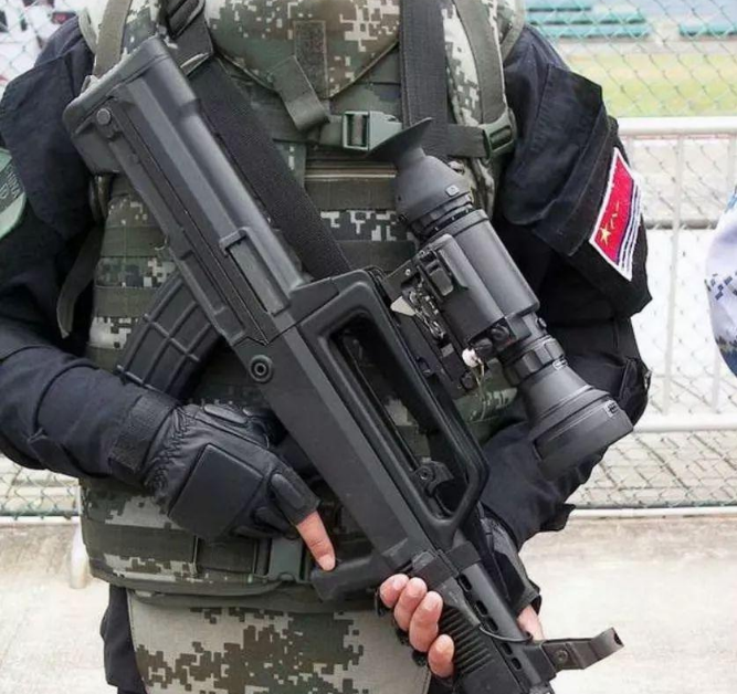为何解放军士兵使用的步枪基本没有瞄准镜？原
