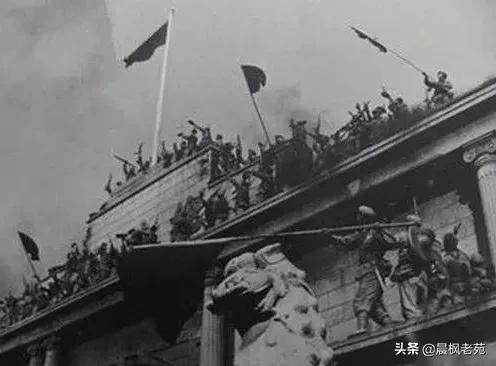 绝望中的抗争,百年前的中国是如何从底层里翻盘的