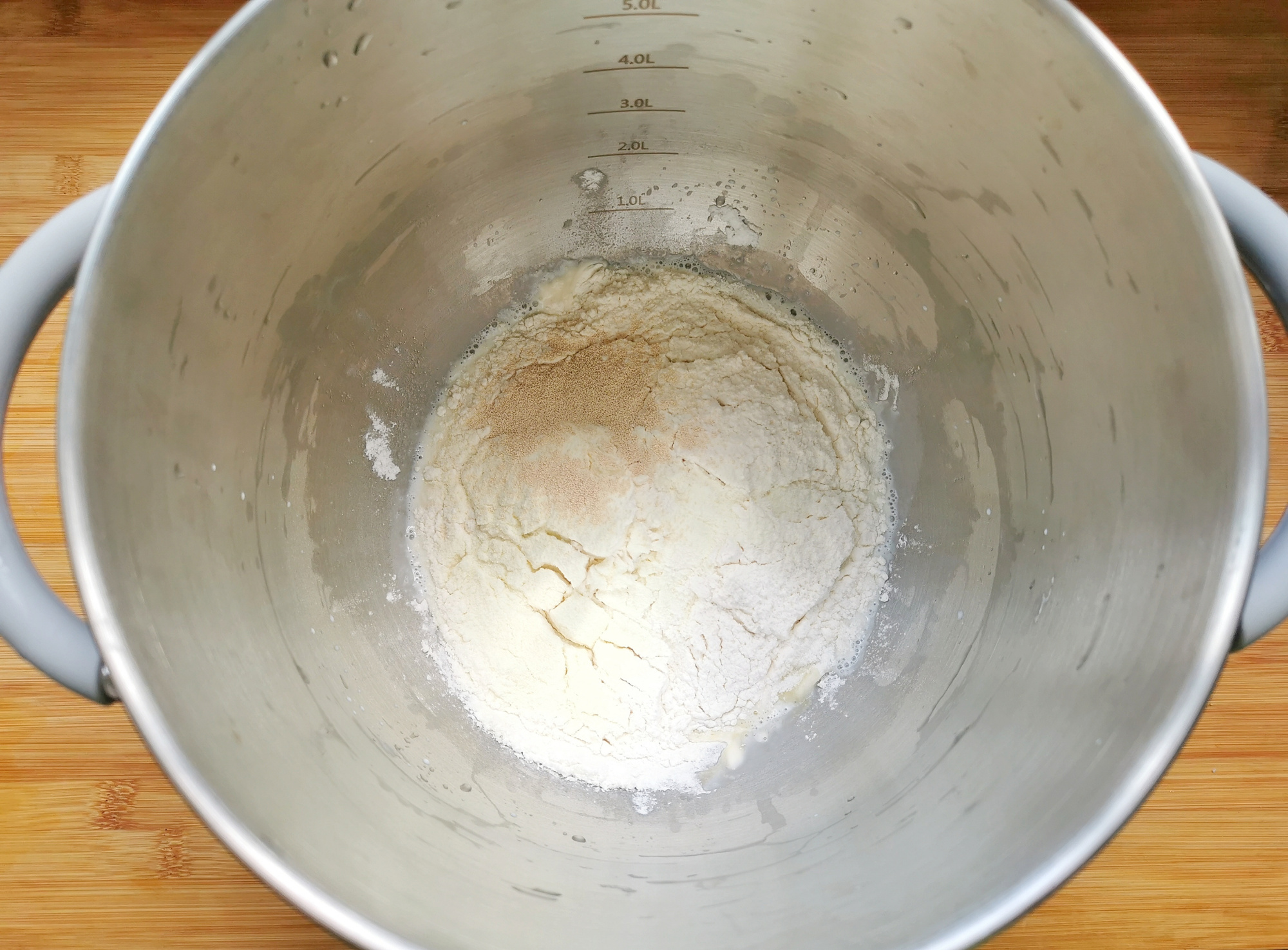 用了6年的吐司配方，次次都成功，放3天依旧松软，比买的都好吃