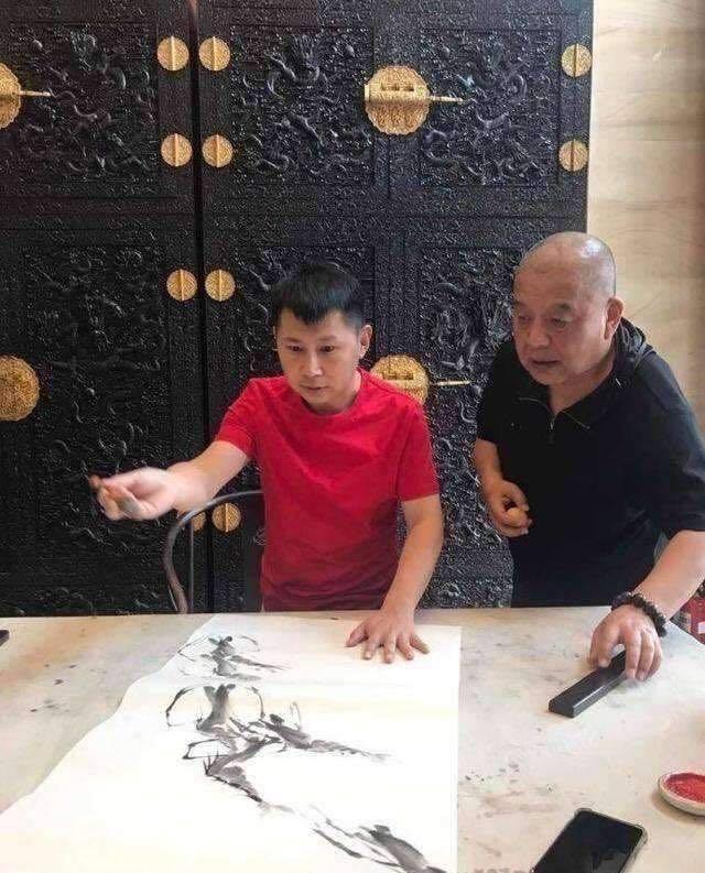德云四少近况曝光，何云伟被徒弟“踢”，曹云金却住豪宅泡女明星