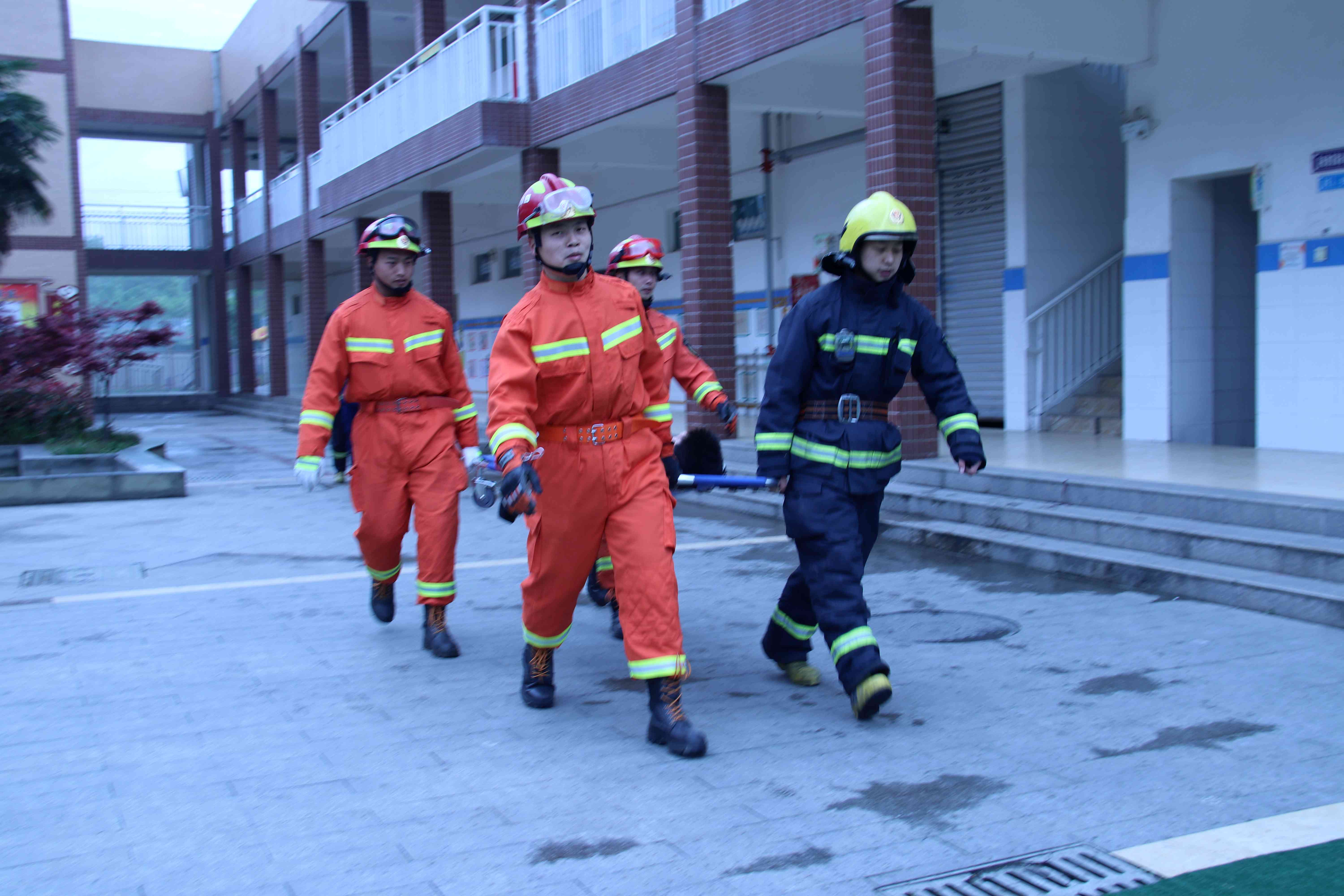 加强消防演练   增强安全意识——广元市利州区盘龙第二小学举行消防安全应急演练