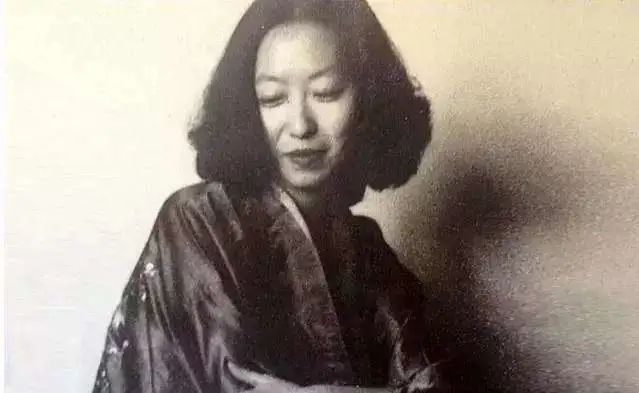 17岁被父亲暴打差点死掉 张爱玲被原生家庭害的