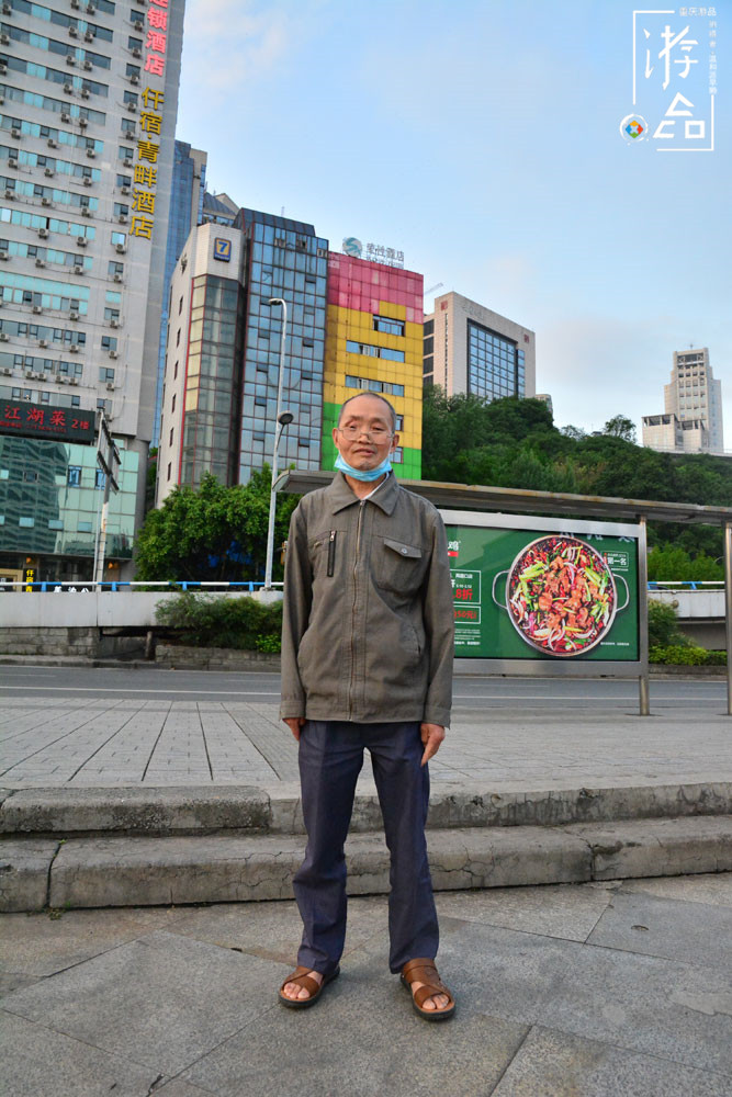 重庆渝中的”城中村“：龙蛇混杂的菜园坝，摩的和算命人纠缠不清