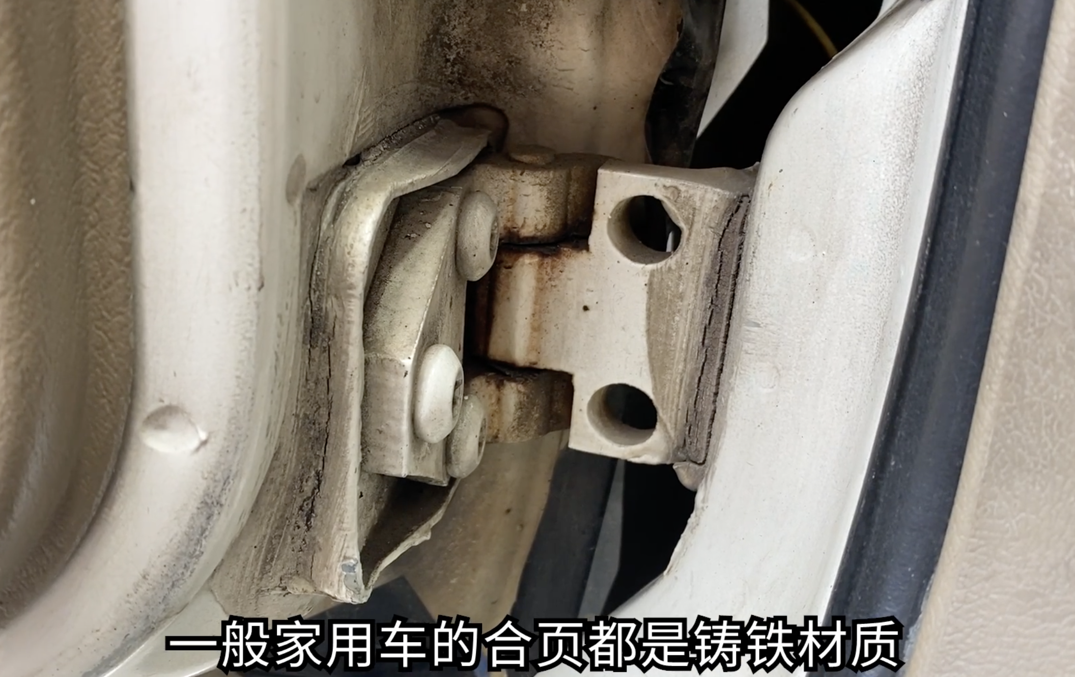 車主們別錯過！這5個家用車的保養，自己在小區就能做