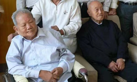 李銀橋：跟隨毛主席15年的警衛(wèi)員，離開(kāi)赴職時(shí)，毛主席掉了眼淚