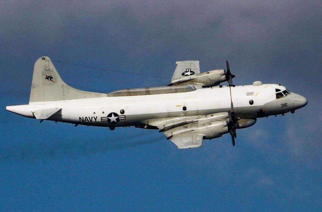 上午时分，美军舰在东海进行“自由航行”，距