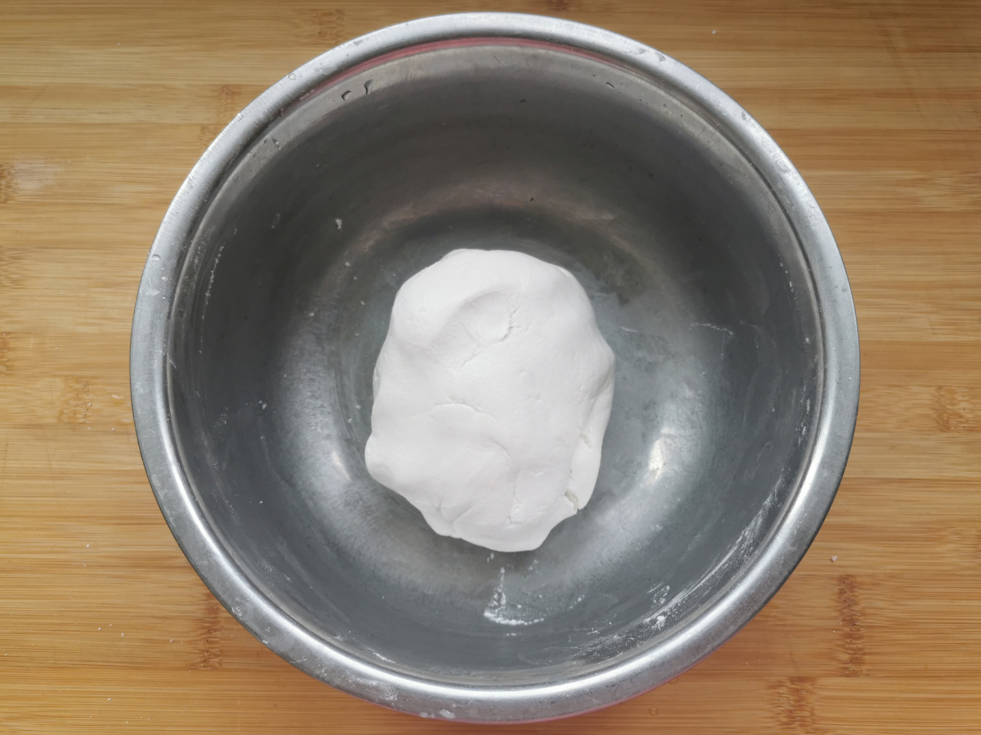 家裡有糯米粉的，試試做手工糍粑，淋上紅糖汁，比火鍋店的都好吃