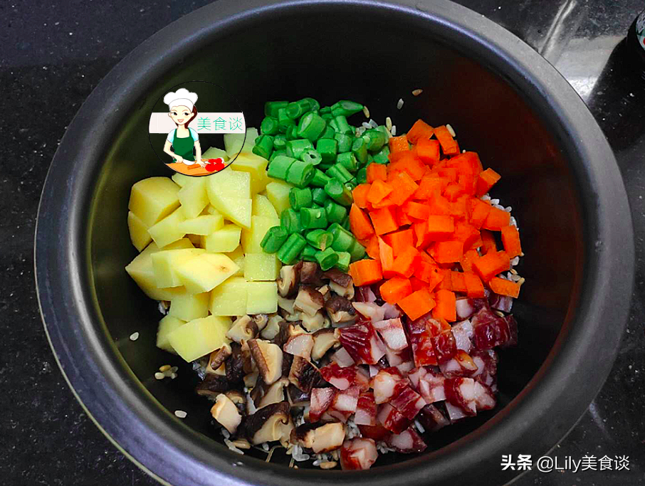 天冷了，我最爱做这美味，饭菜一锅出，营养美味，大人孩子都爱吃