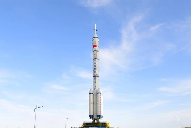 ����ֻ������һ��ͷ����Ϊɶ�����ƽ�����ʹ�ҹ��ռ�վ�а�������