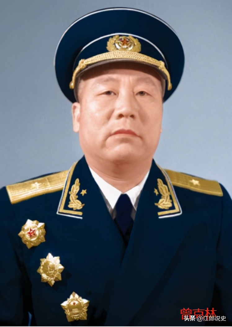 詹才芳的勤务兵成了上将，本人却是中将，授衔后三位上将给他敬礼
