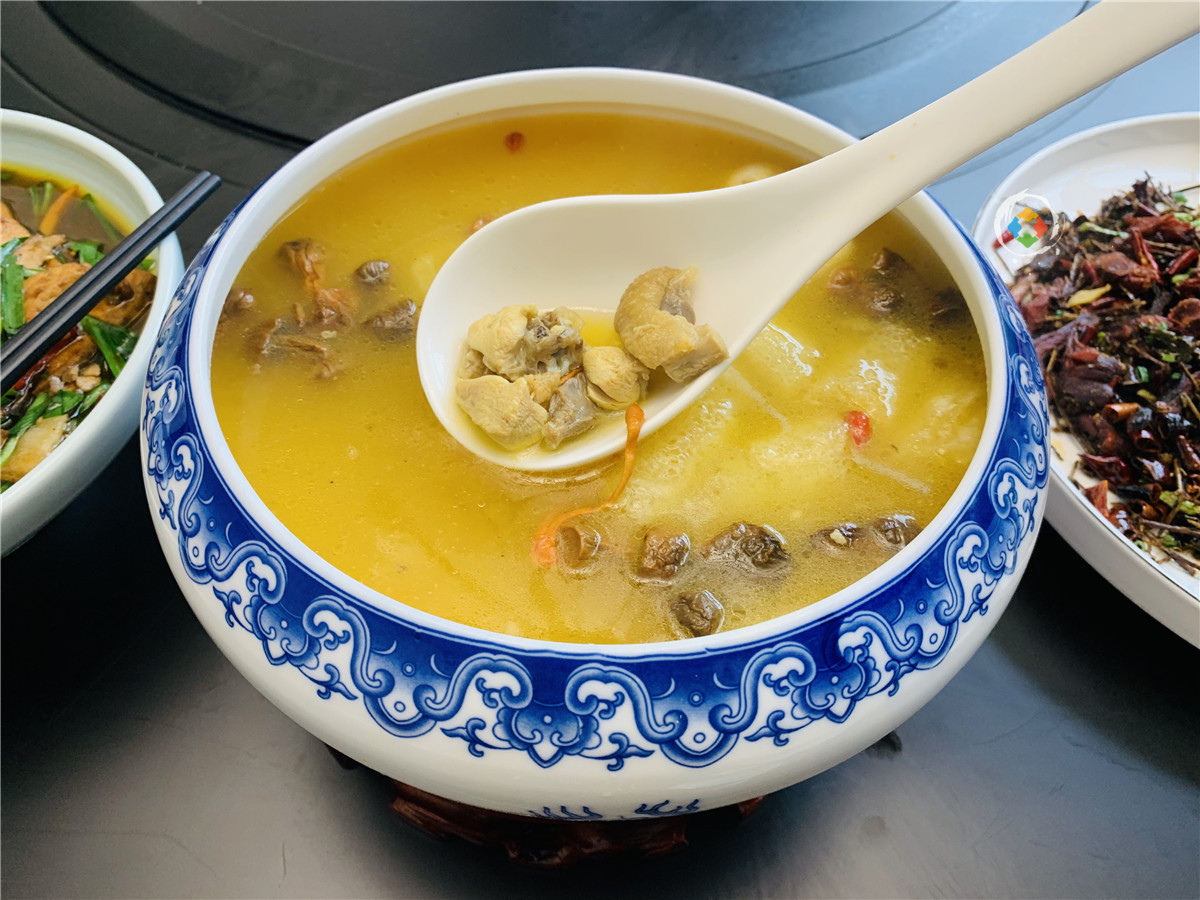 重庆人最爱吃的10家江湖菜，网红餐厅口碑差，饭粑跎不愧是老字号