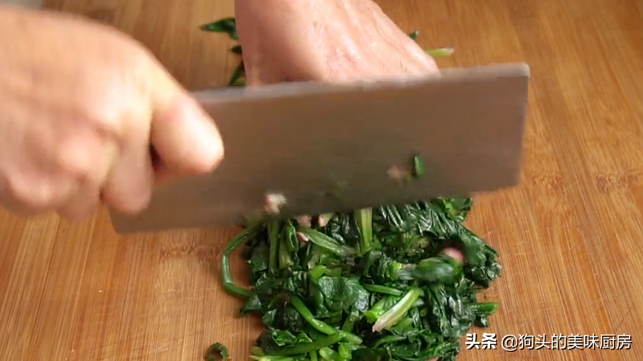 春天多吃菠菜，學會這種做法，孩子隔三差五要吃，上桌就光盤