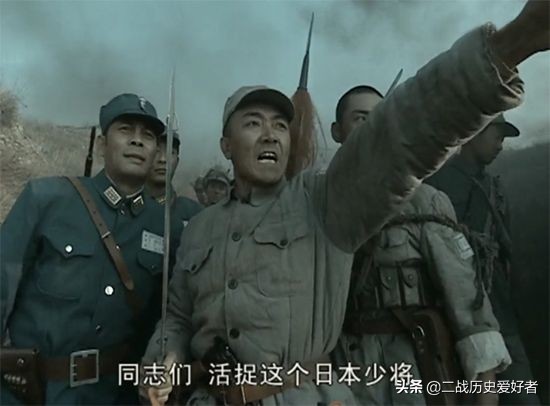 实拍躲在高粱地打伏击的八路军，跟我们在电视