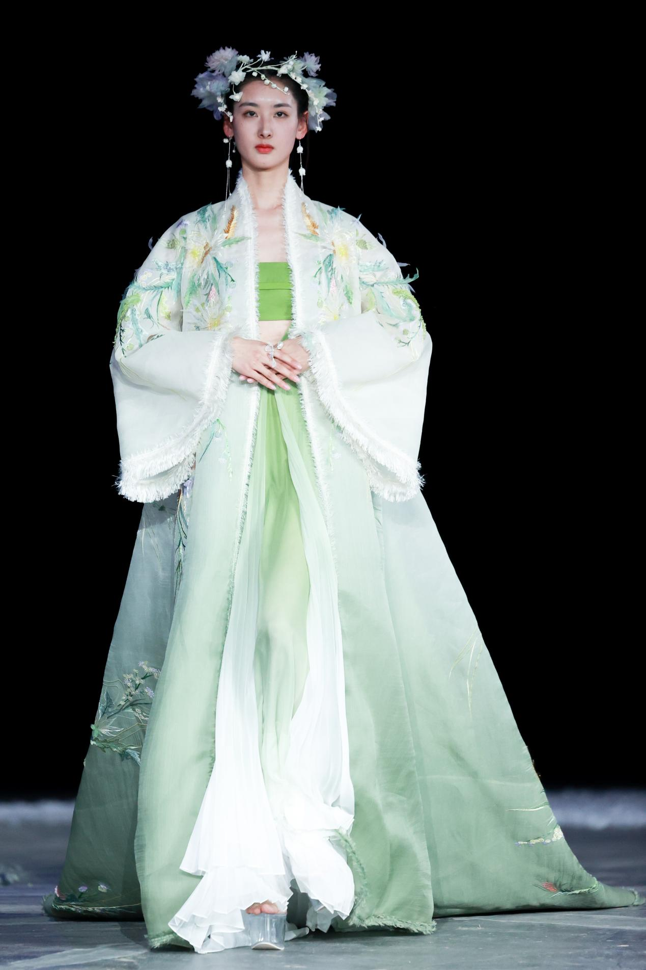 ��Ӣ����櫴�˵2021AW|����ʢװ����;