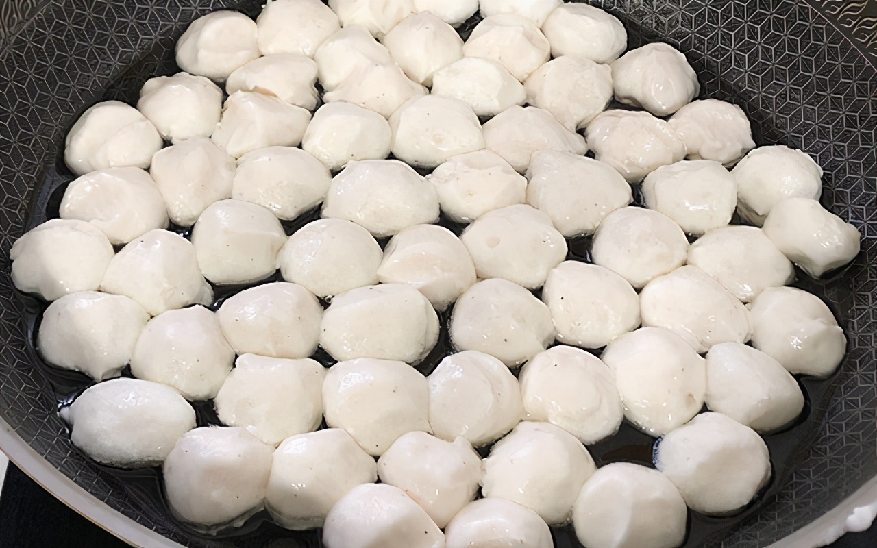 纯手工鱼腐的做法，外脆里嫩，鲜香美味，学会了不用出去买了