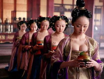 登基第一天就翻了三十多位妃子的牌子？历史上最疯狂的帝王就是他