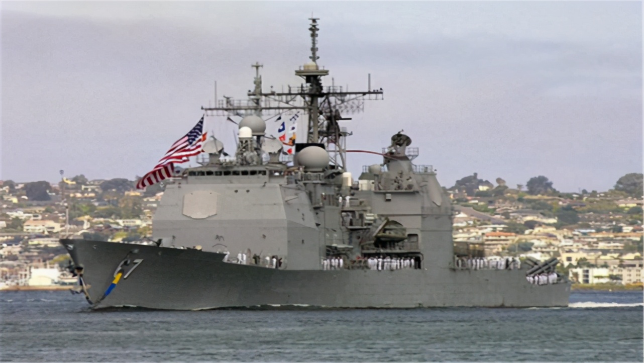 美日法三国战舰云集南海周边，美危险举动挑衅