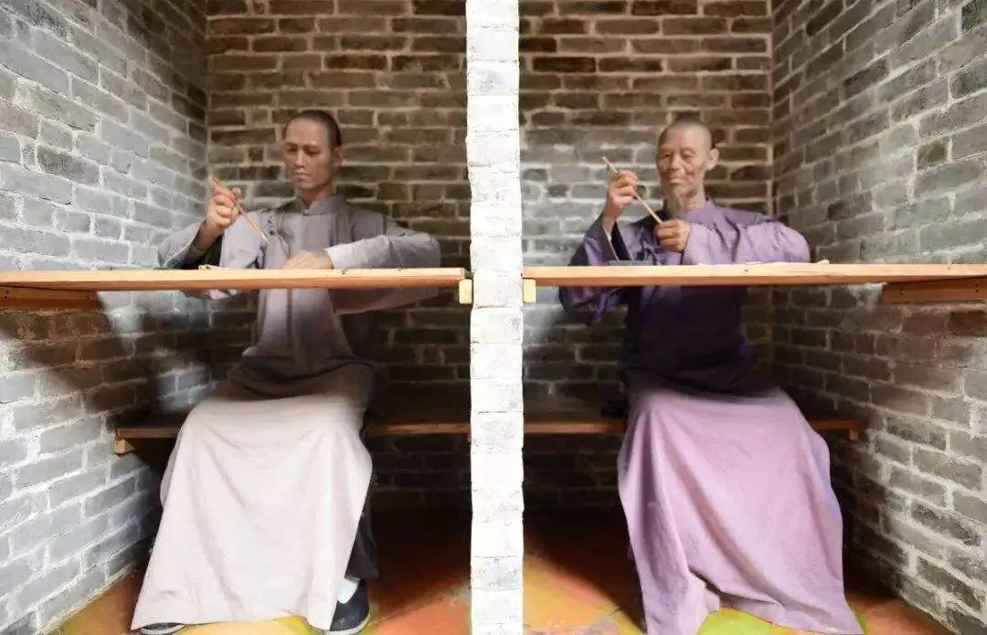 ǳ���ƾٿ����ƶȶ�������Աѡ�ε�Ӱ��