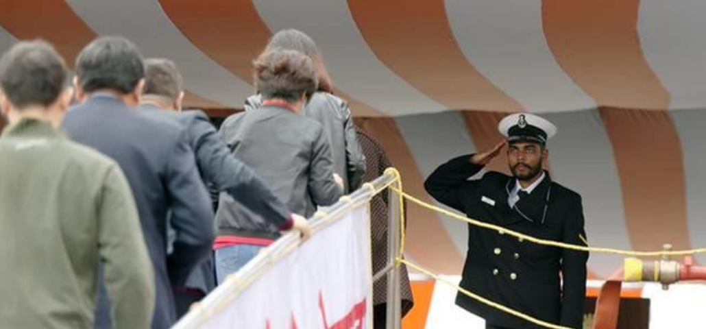 已瞄准400处美军基地！伊朗放话：美军敢开火就让美军基地升天