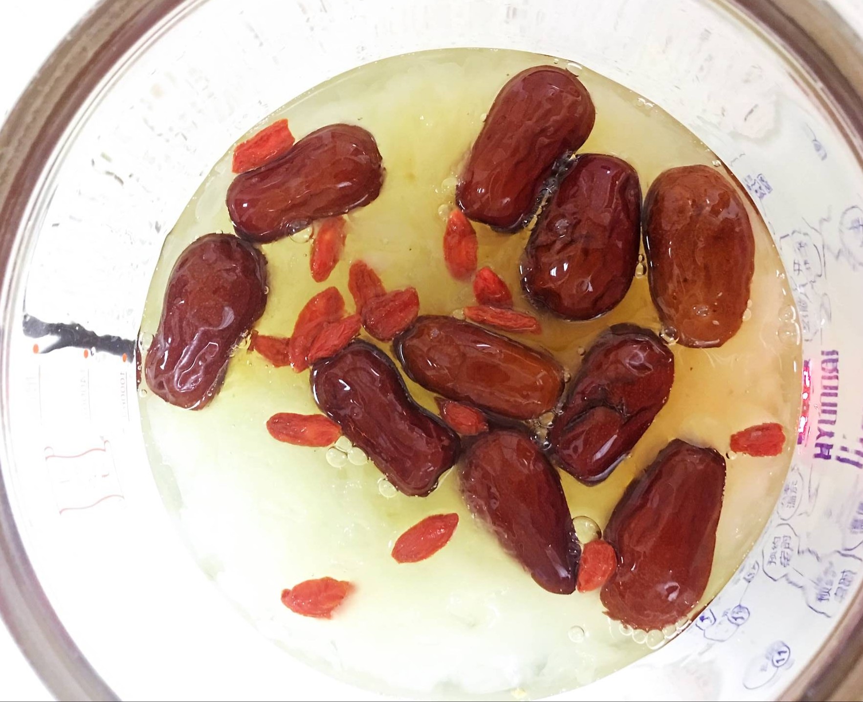 教你一款美味的銀耳紅棗湯，每天喝上一碗，美容養(yǎng)顏氣色好！