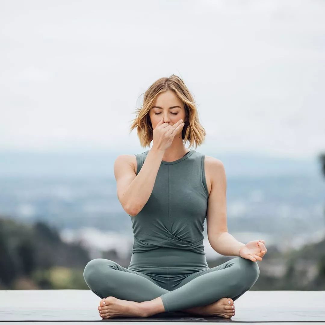 呼吸是瑜伽的根本，練瑜伽時到底該怎么呼吸？
