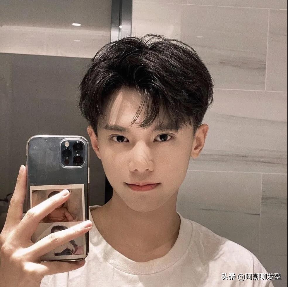 男生 侧分刘海 发型阳光帅气 21留这3款 清爽又有型 阿潮聊发型 Mdeditor