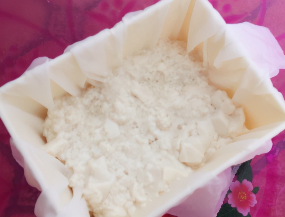 在家自製豆腐，不用內酯不用鹵水，豆腐又嫩又白淨，零難度零失敗