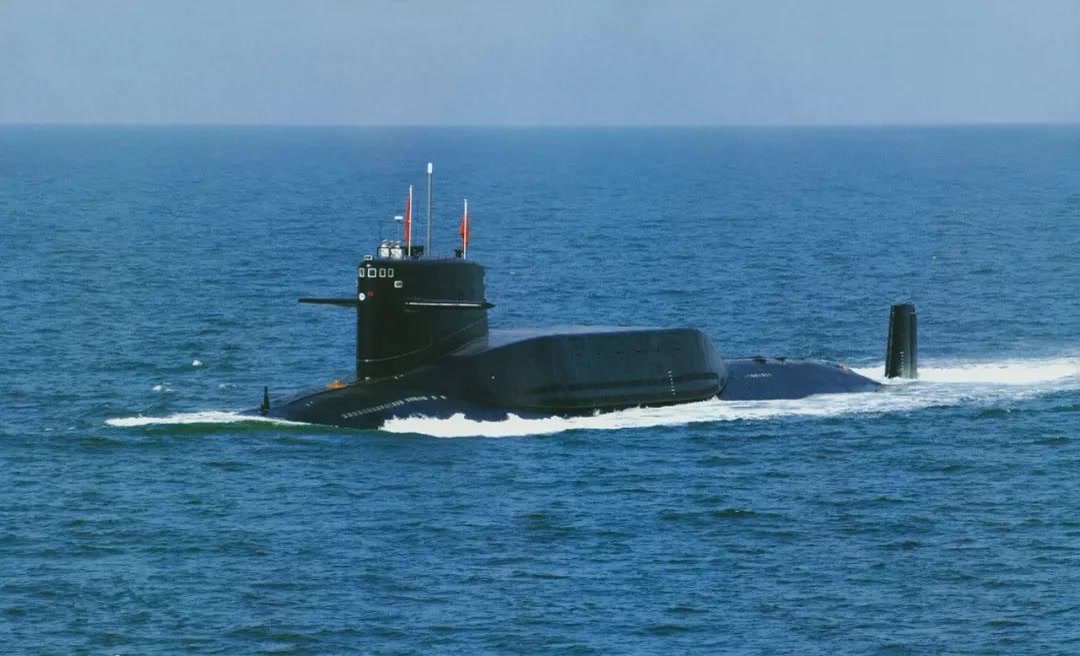 第三代核潜艇096到底有多强? 排水量18000吨, 可载16枚潜射导弹