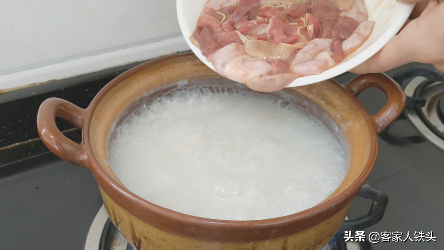 广东特色早餐吃法，天冷最适合吃，鲜香顺滑营养，一周吃3次不腻