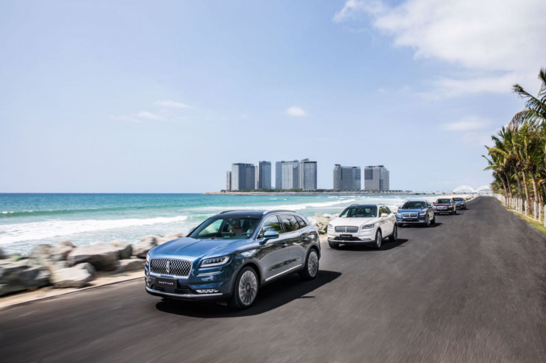 2.7T V6、22向座椅调节、35个声学包，看航海家的豪华