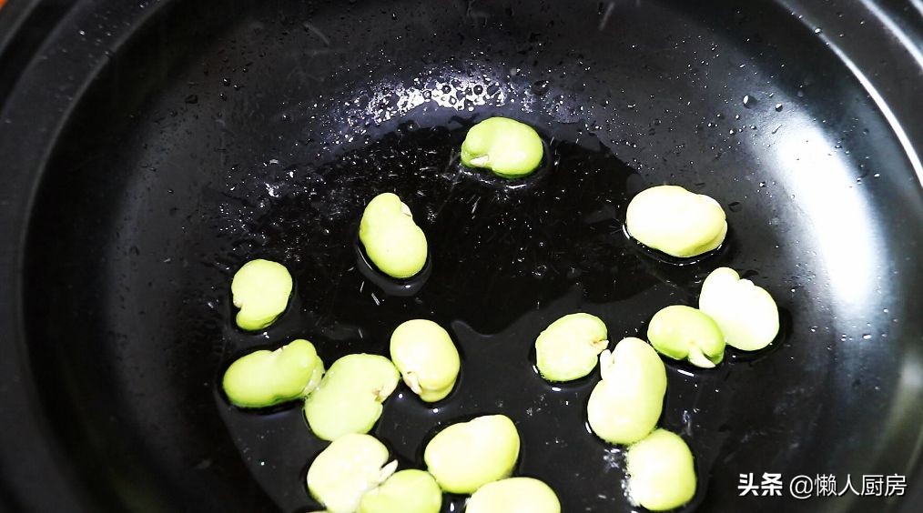 做饭怕麻烦？教你三鲜腐竹的懒人做法，吃起来清爽，没有油腻感