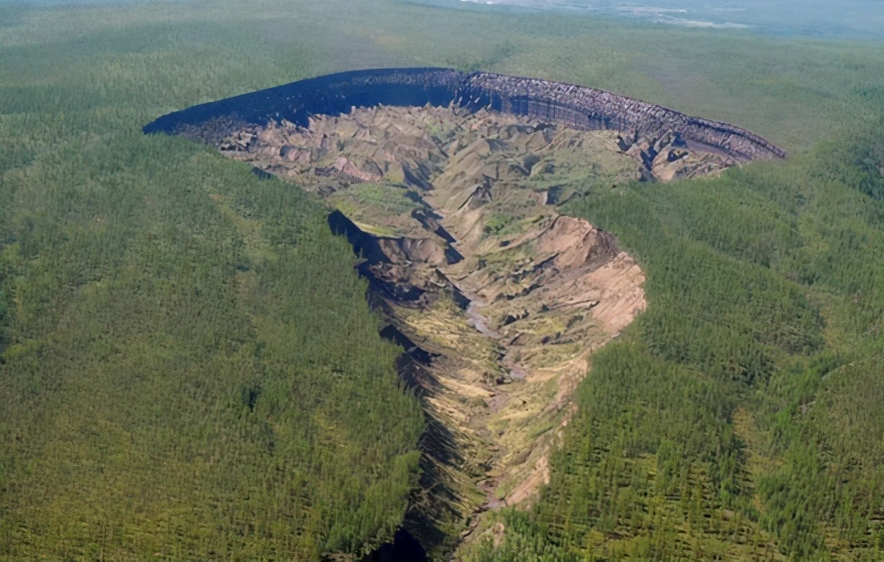 北极再现史前生物，57000年前的尸体暴露在外，人类应当警惕