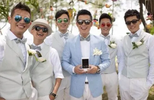 杜淳终于结婚了，回想他的7次伴郎经历，只有两