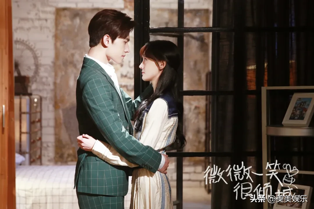 刚见面就确认恋爱关系？忠犬男友实力护女友，他们真甜