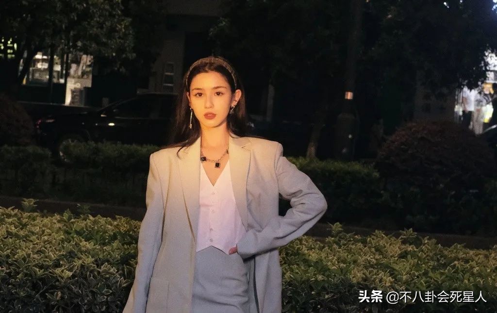 周冬雨“下凡”演古偶是败笔，7个女配颜值高，两位新疆演员惊艳