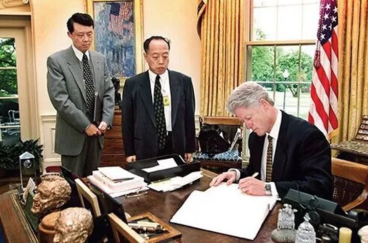 1999美轰炸我驻南使馆后的交锋：曾经的隐忍，为