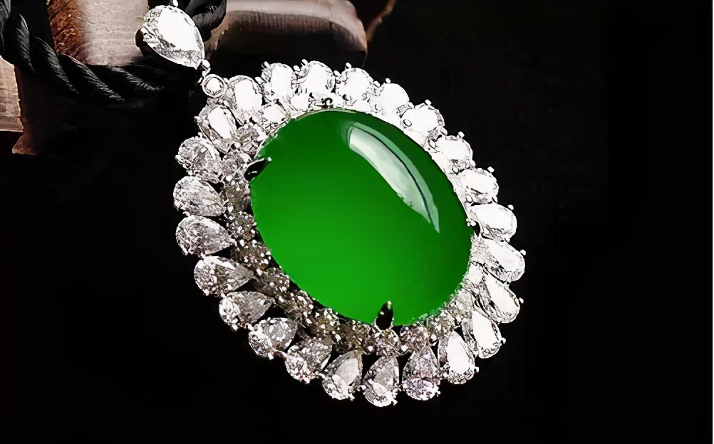 Can jadeite be soaked in water?Will the waxy jadeite an ice seed