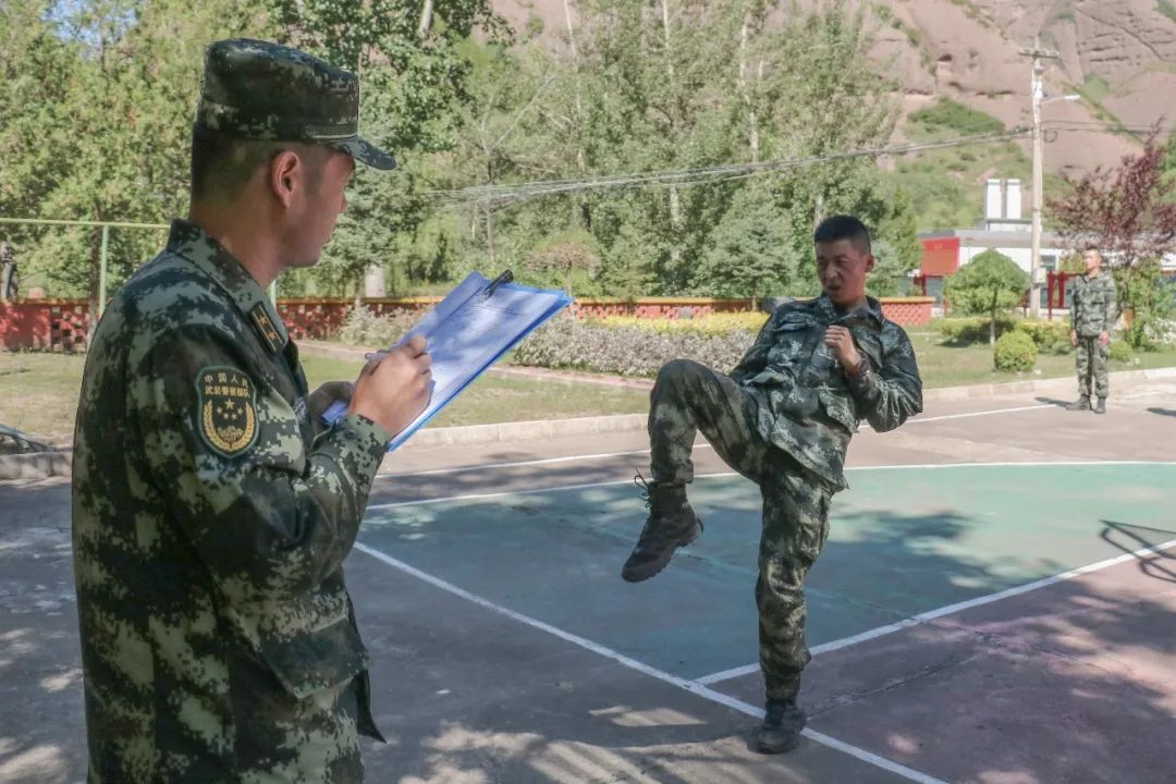 �侯<a href=http://www.cngansu.cn/news/ target=_blank class=infotextkey>����</a>�ܶ���ˮ֧�ӣ���ҵѧԱ�����æ