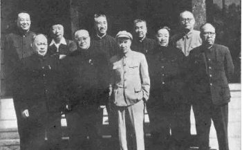 毛主席不同寻常的用人之道：司令任副总参谋长