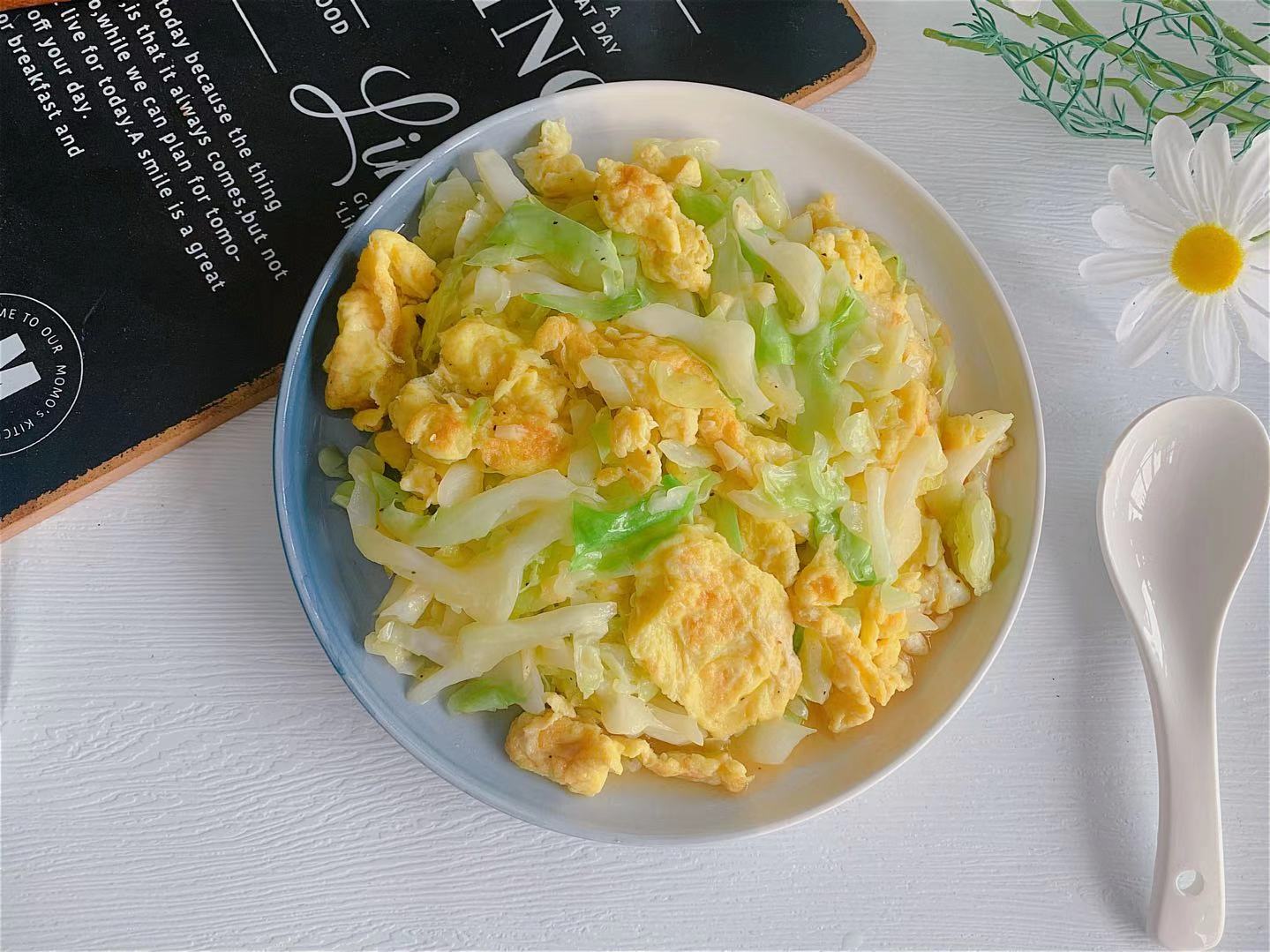 這蔬菜2塊錢1斤，用來炒雞蛋，清新鮮甜又營養，大人小孩都愛吃