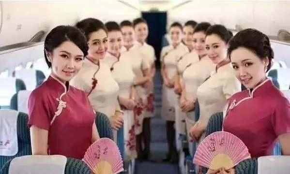 空姐一袭旗袍秀，复古又优雅，大气宏伟！让世
