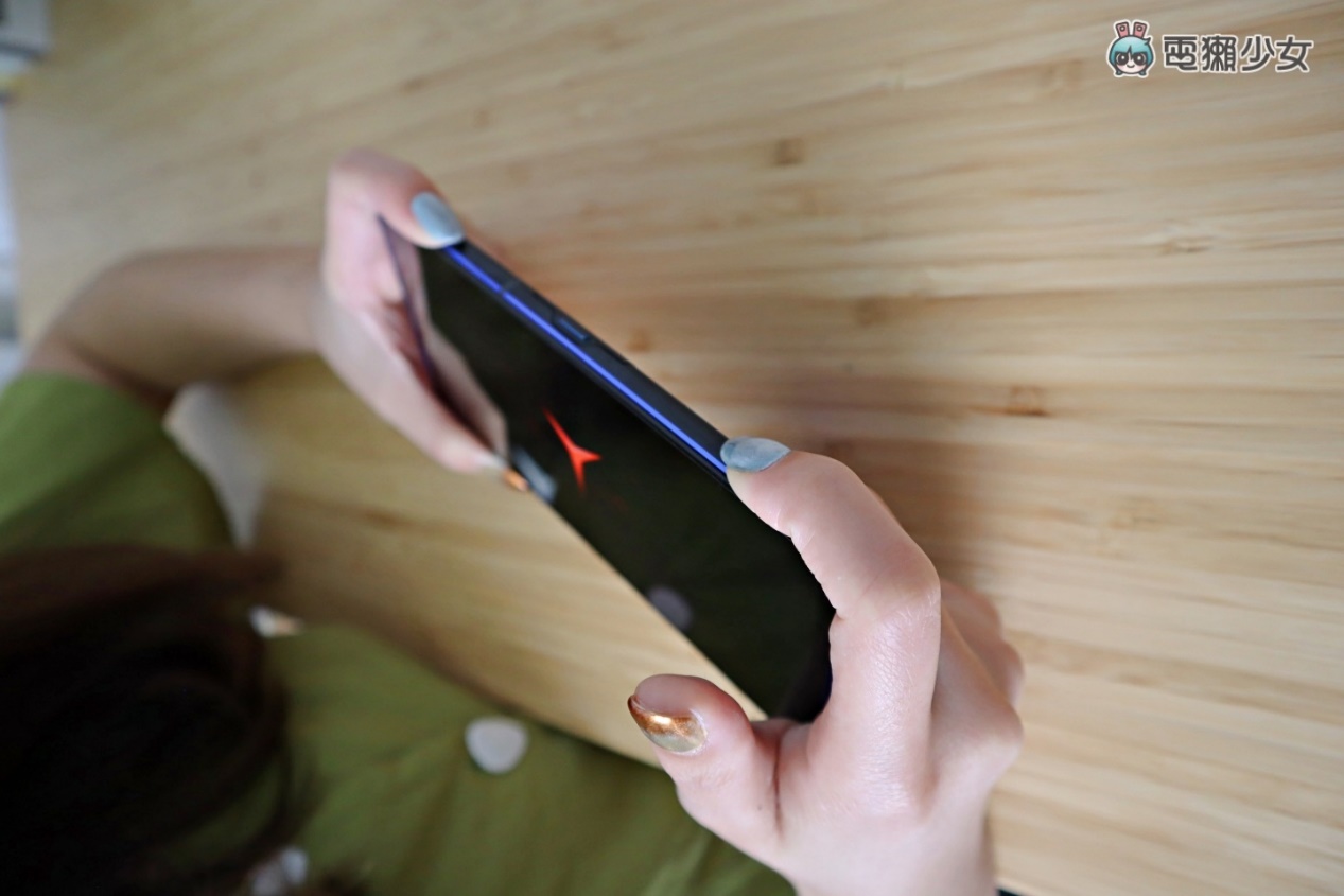 Lenovo Legion Phone Duel联想首款电竞手机发表啦！抢先上手体验